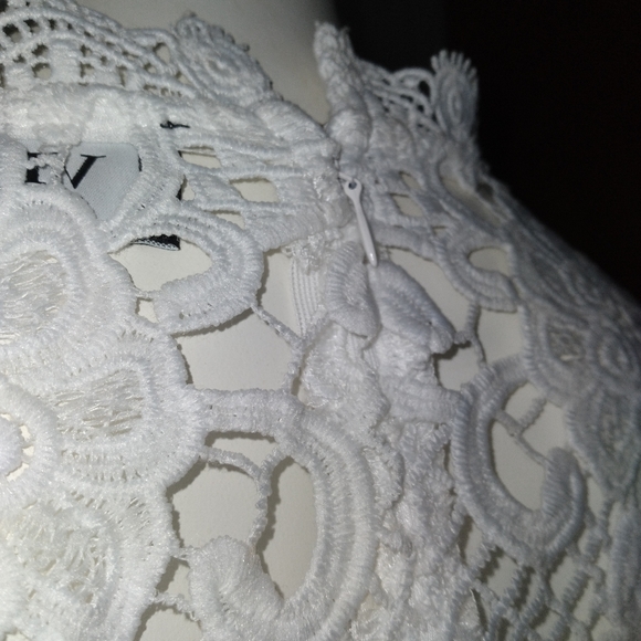 š¤Gorgeous crochet lace miniš¤ - Picture 6 of 6